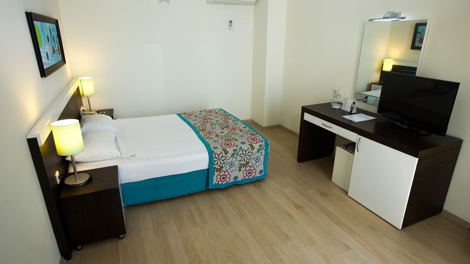 rooms-family-room