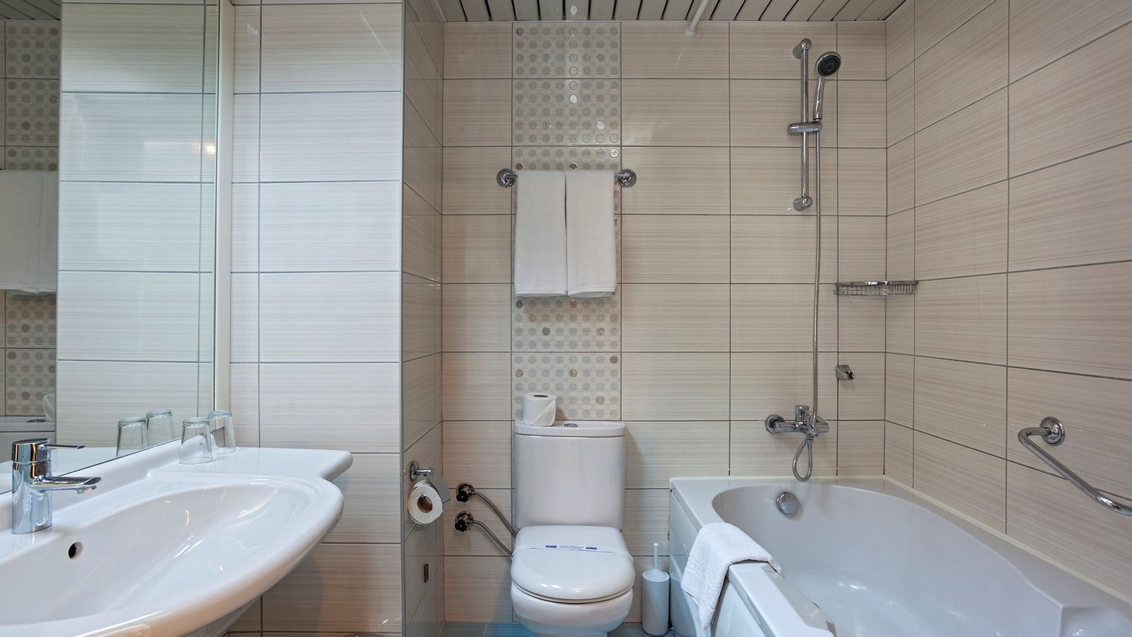 rooms-family-room