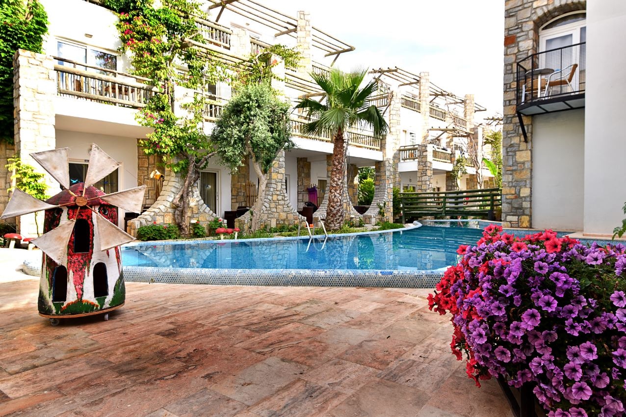 pools-outdoor-pool