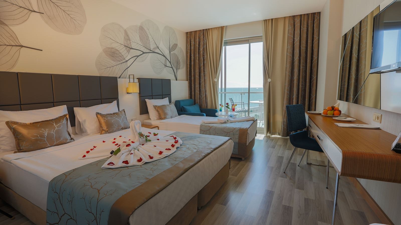 rooms-main-building-standard-side-sea-wiev