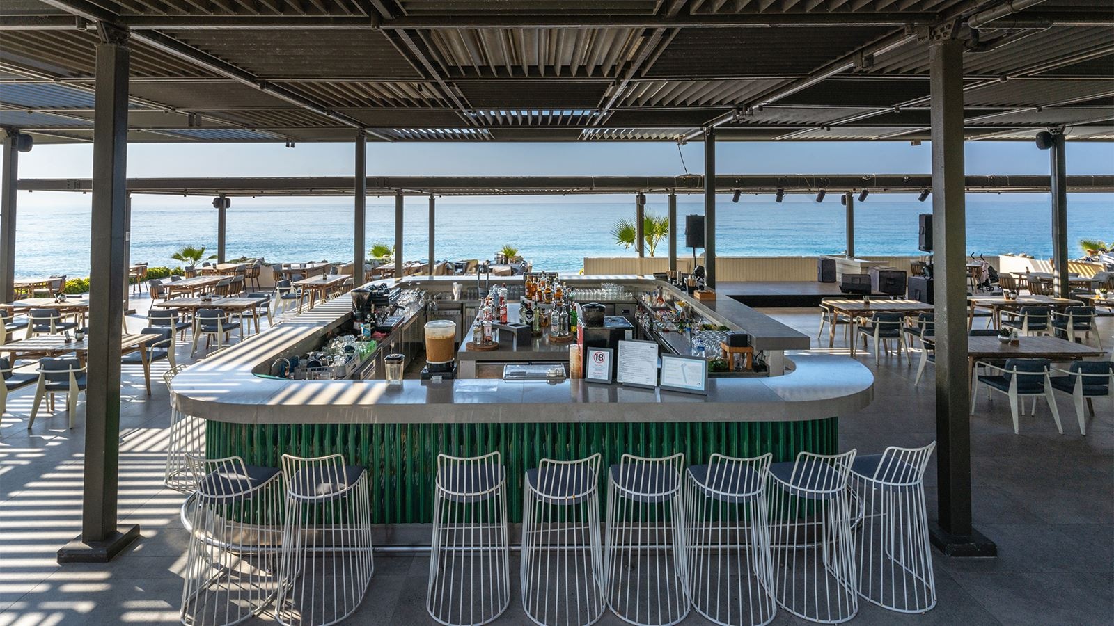bars-beach-club-bar