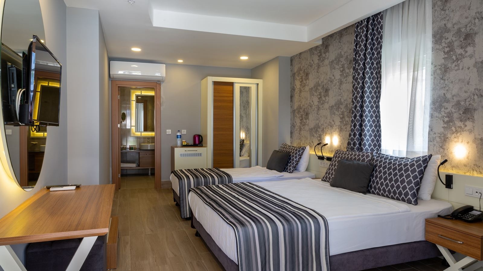 rooms-standard-pool