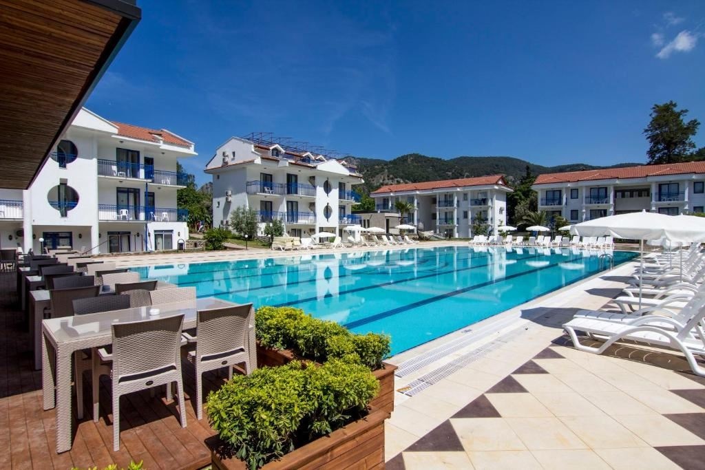 pools-outdoor-pool