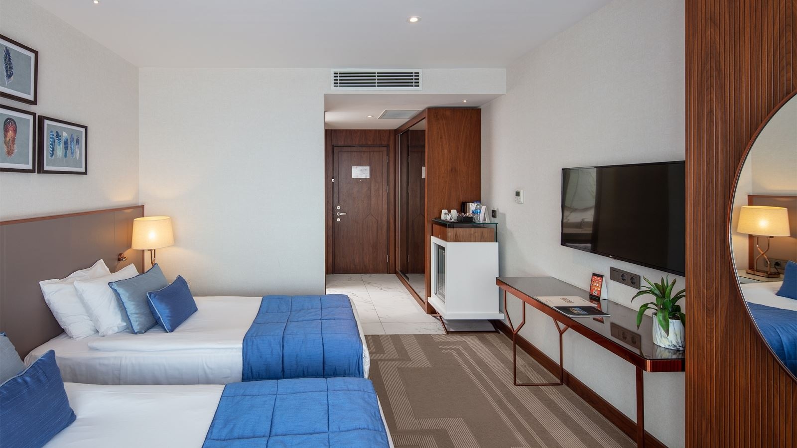 rooms-superior-room