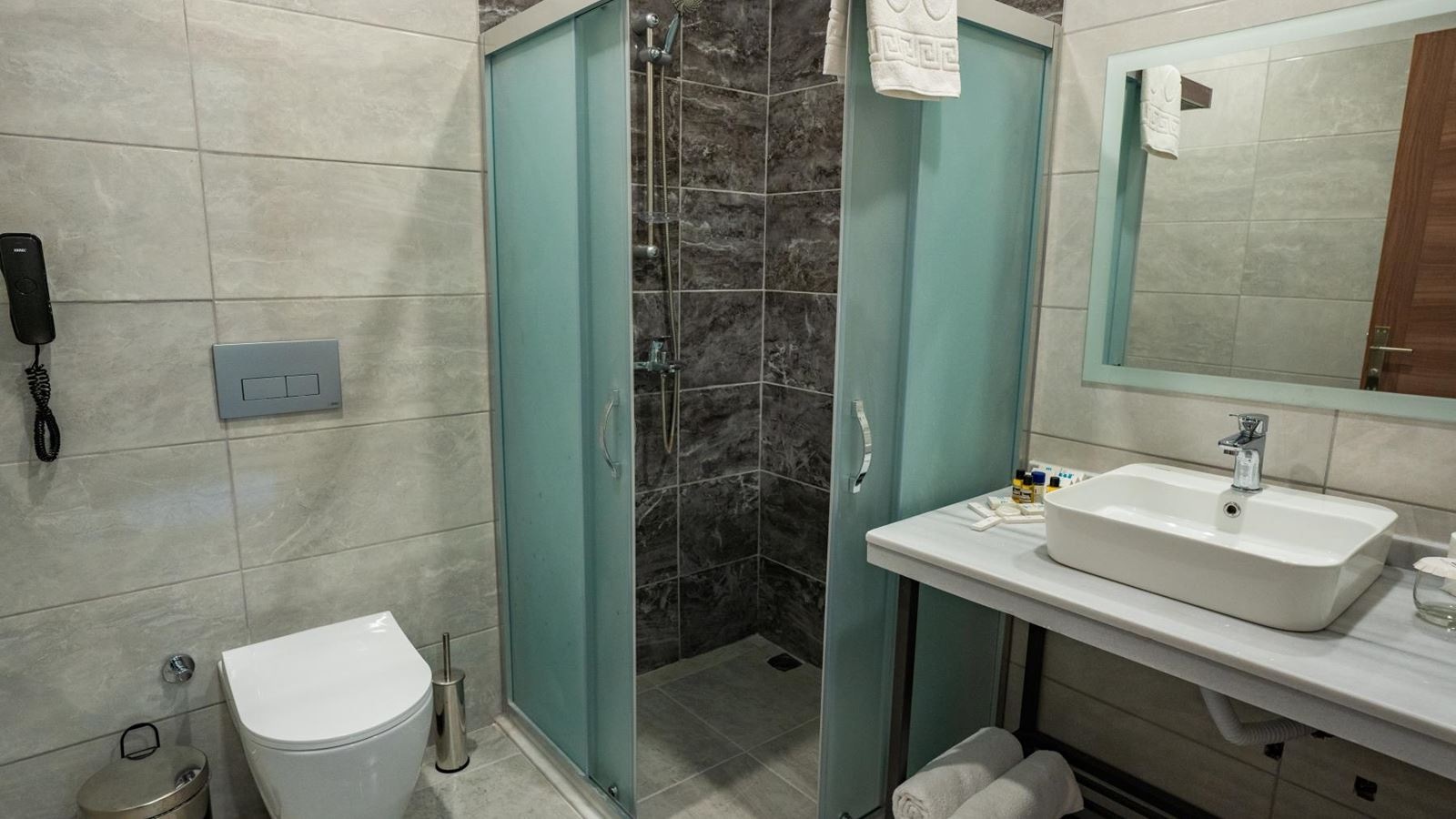 rooms-swim-up
