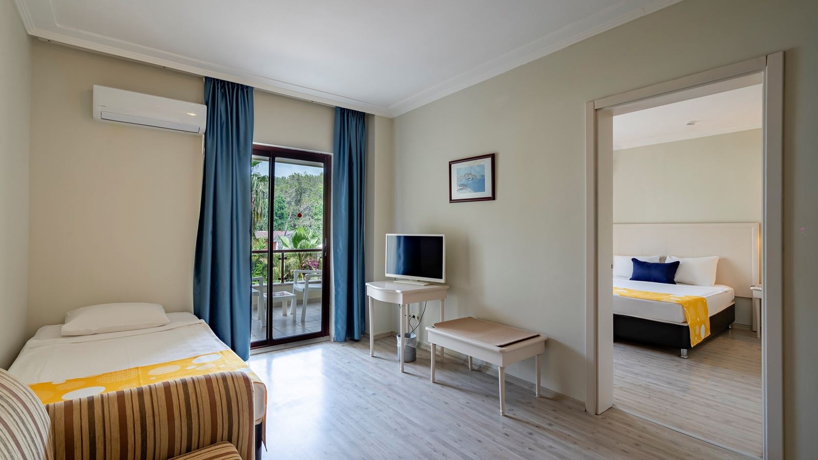 rooms-family-room