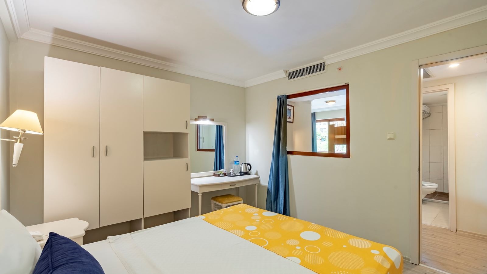 rooms-family-room