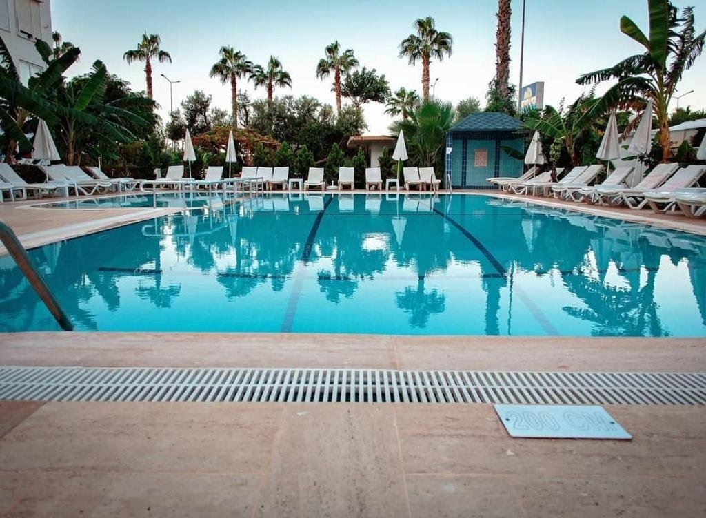 pools-outdoor-pool