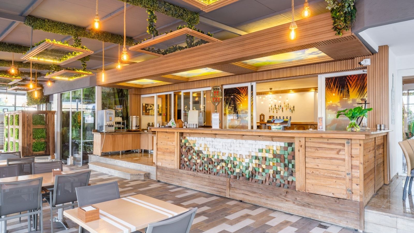 bars-main-bar
