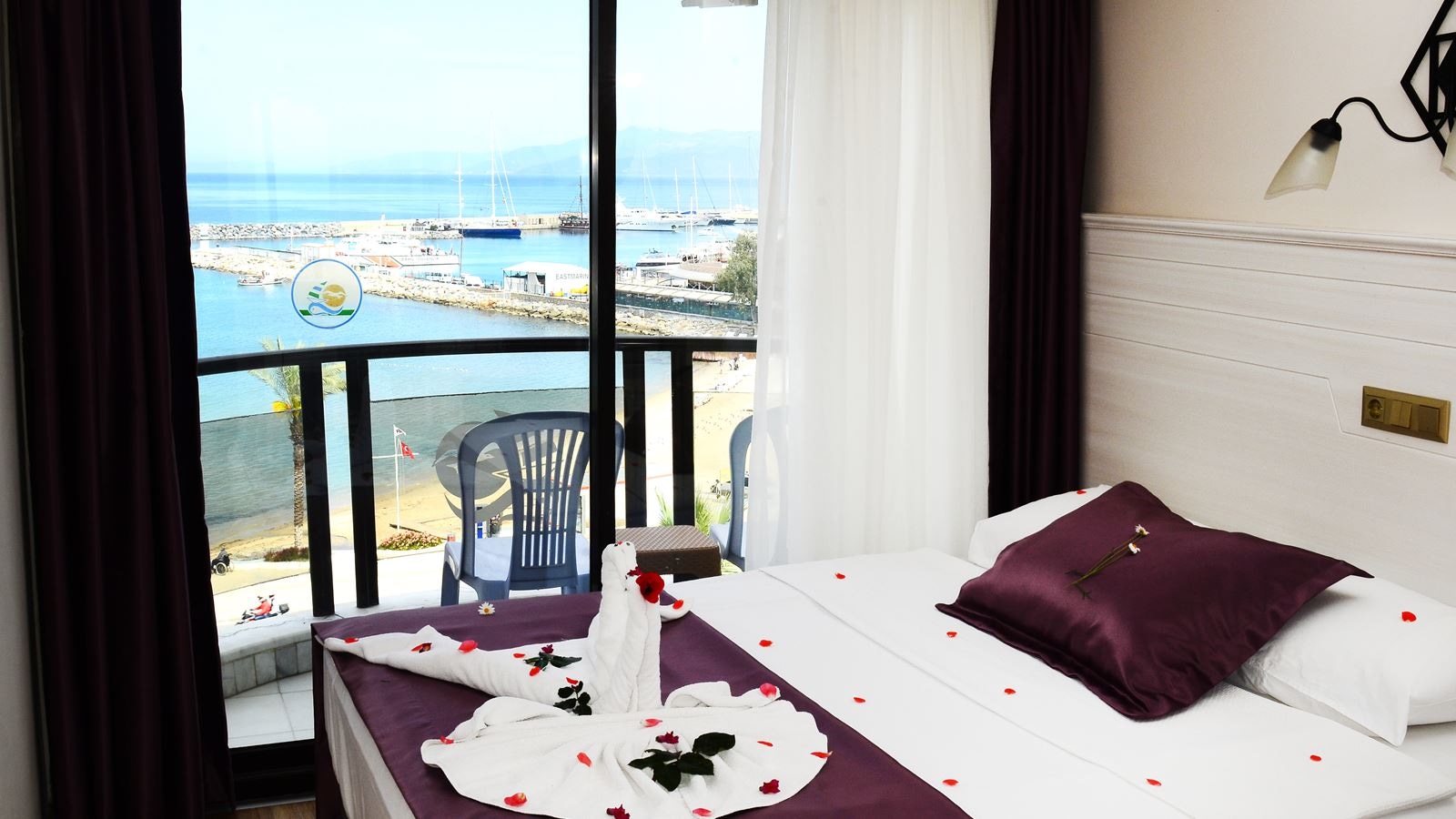 rooms-room-standard-seaview-balcony-or-terrace
