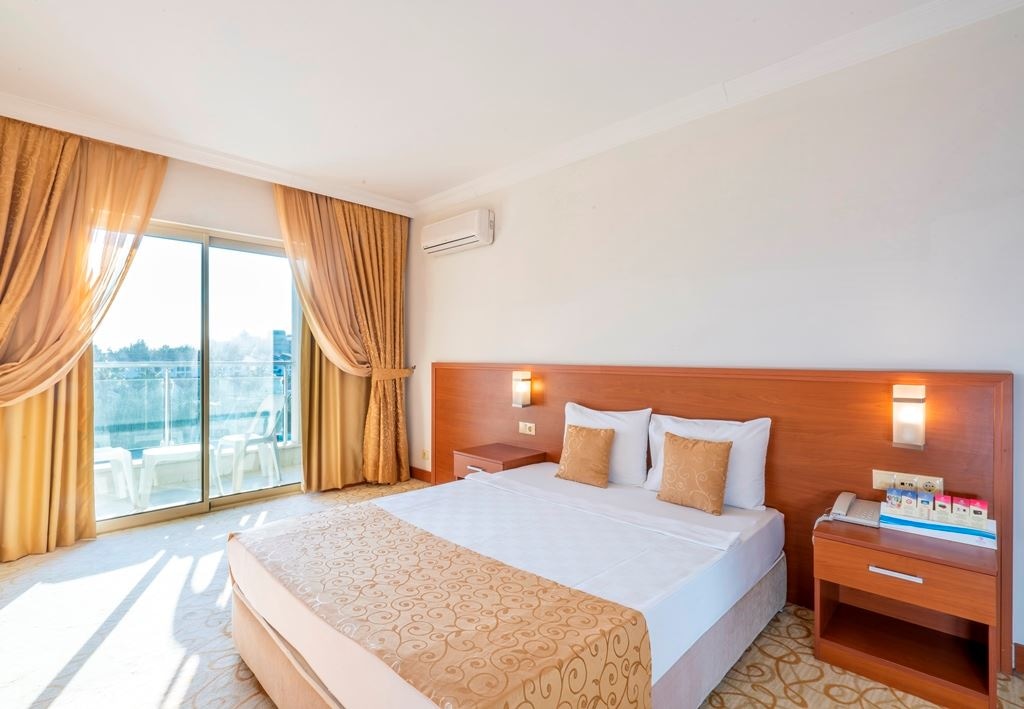 rooms-family-room