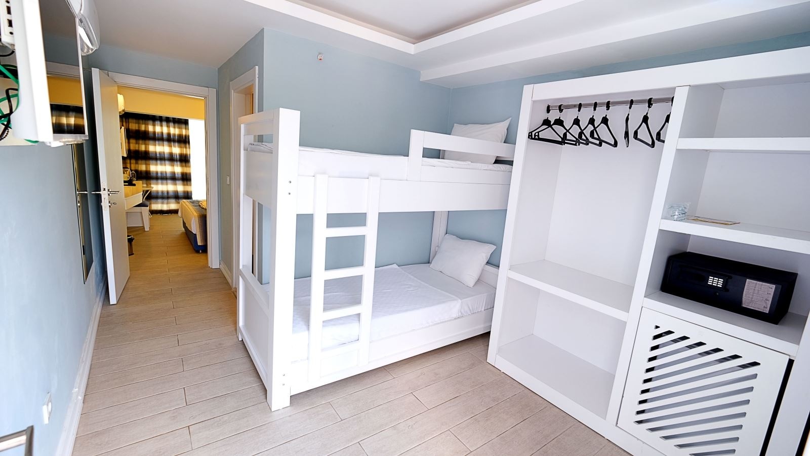 rooms-family-room