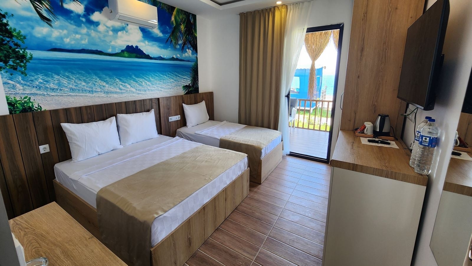 rooms-swimup-suite