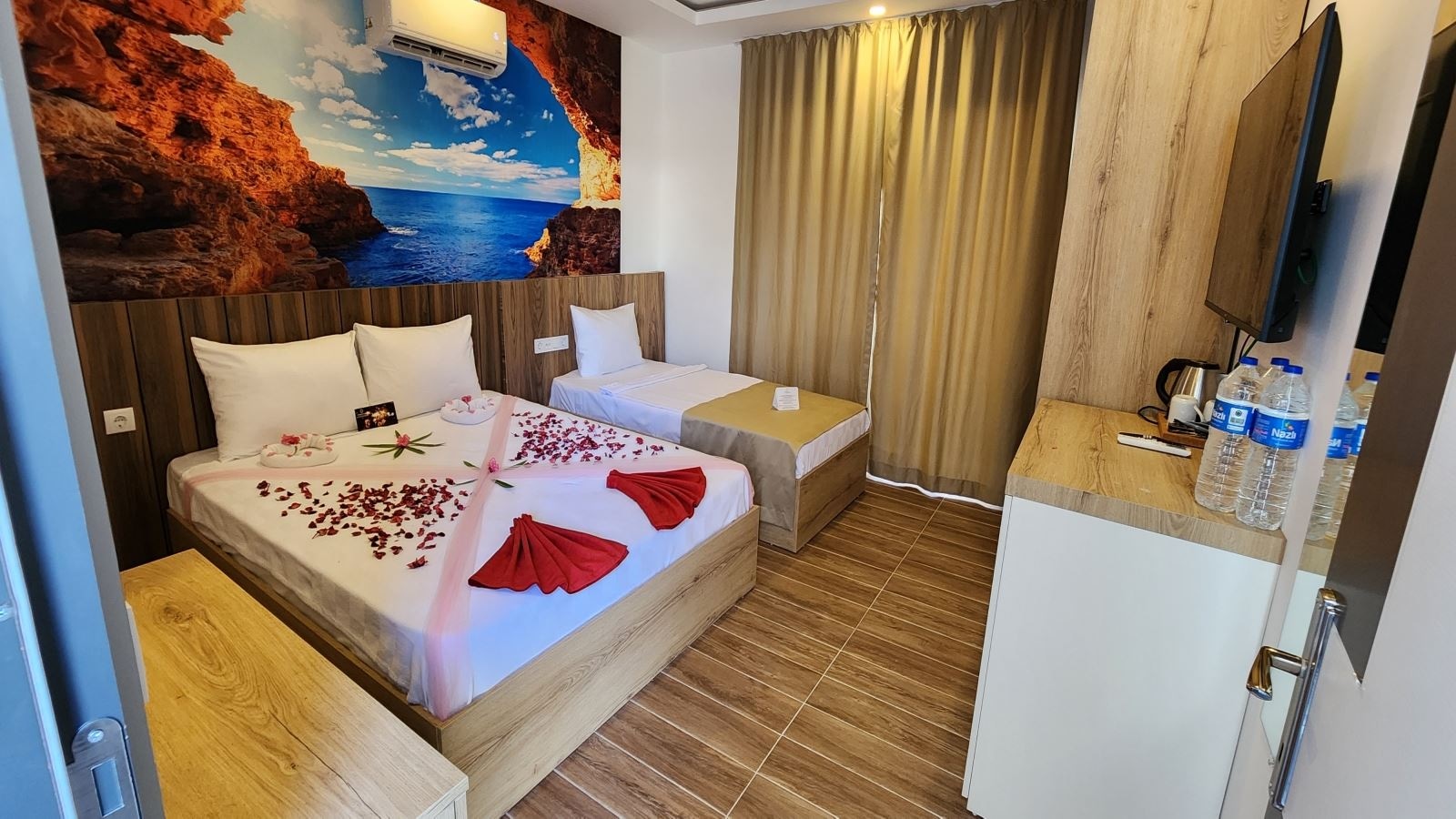rooms-swimup-suite