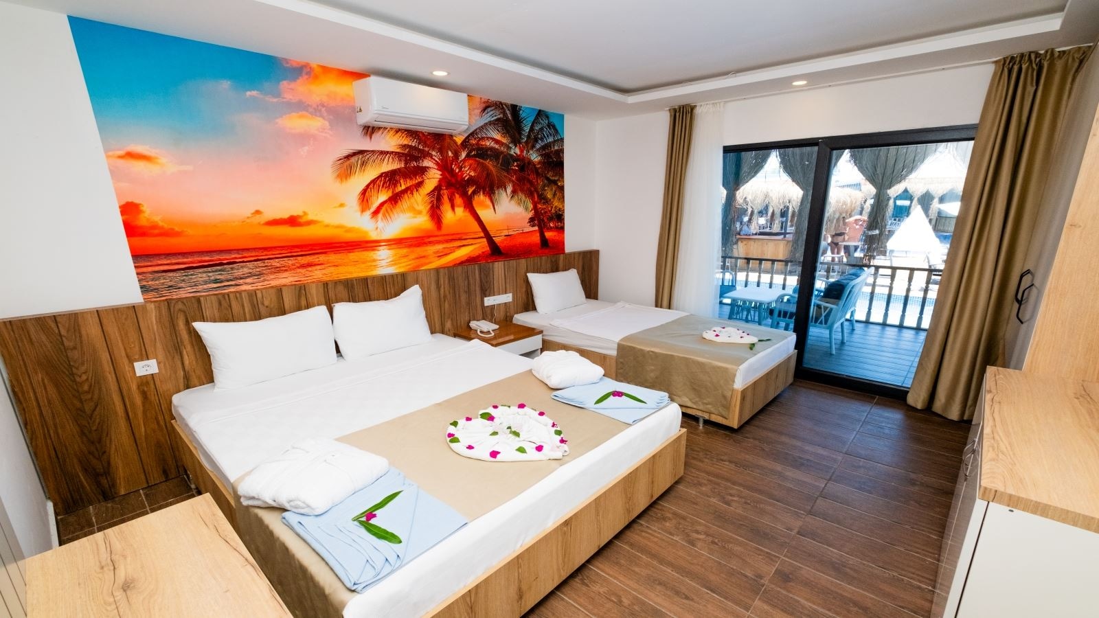 rooms-swimup-suite