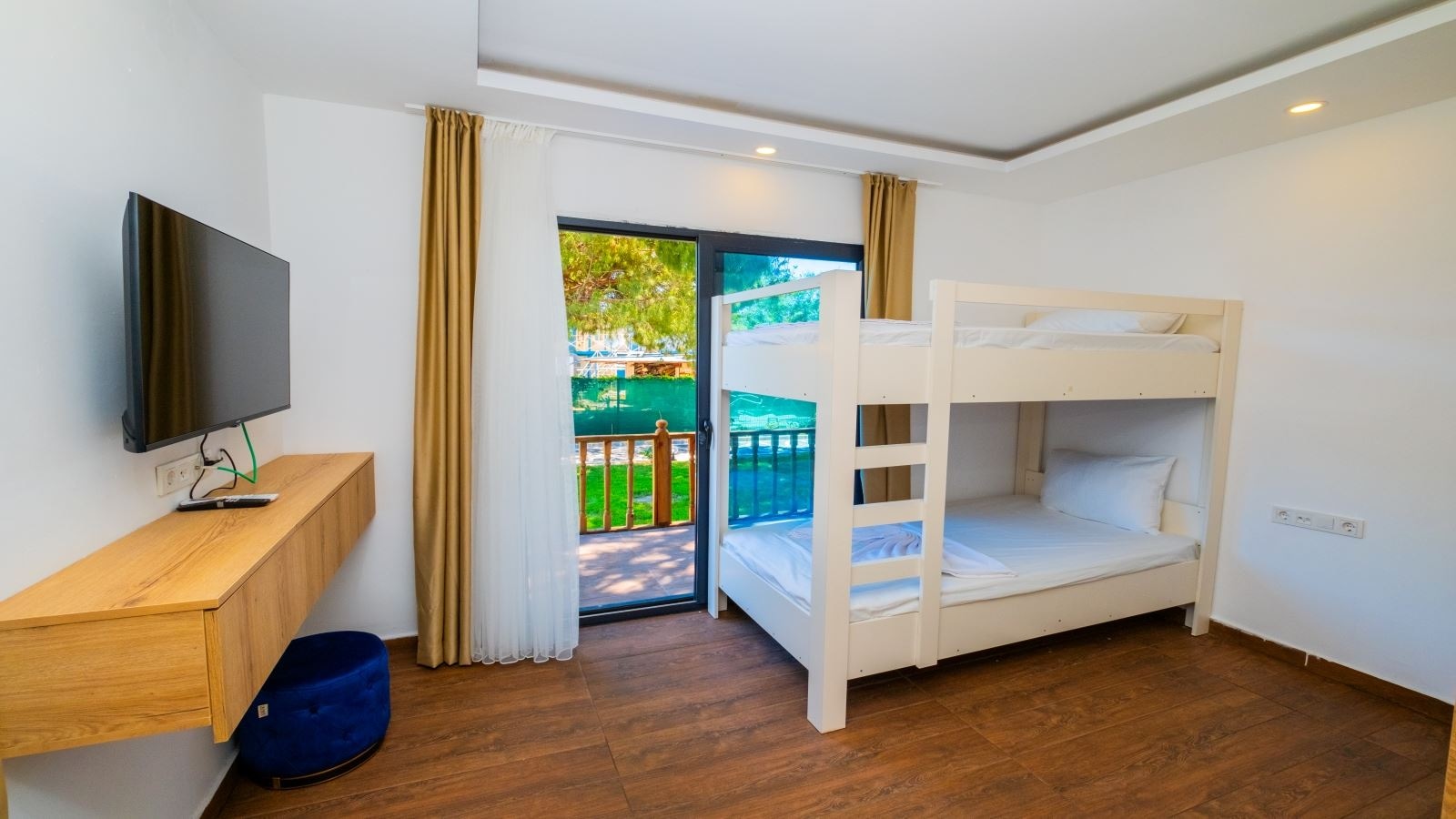 rooms-swimup-suite