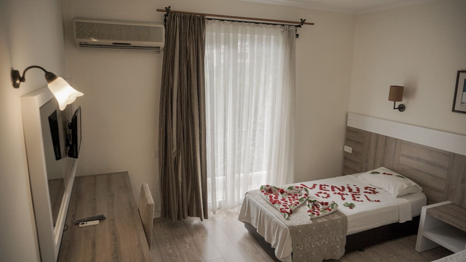 rooms-standard-room