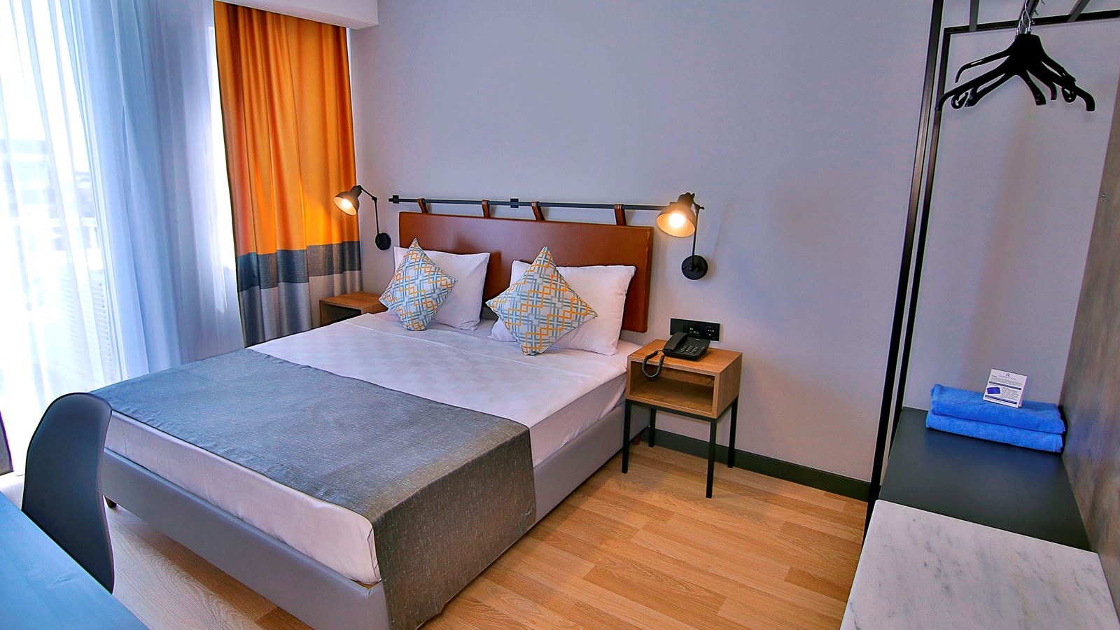 rooms-standard-room