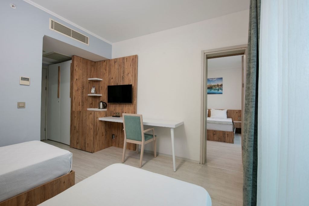 rooms-family-room