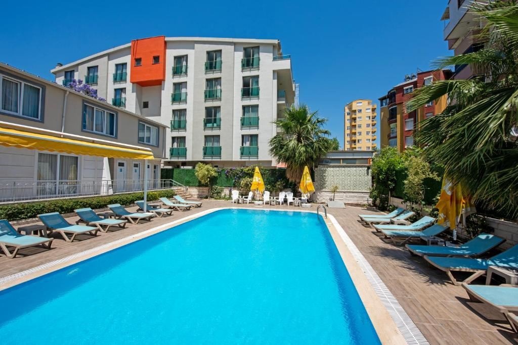 pools-outdoor-pool