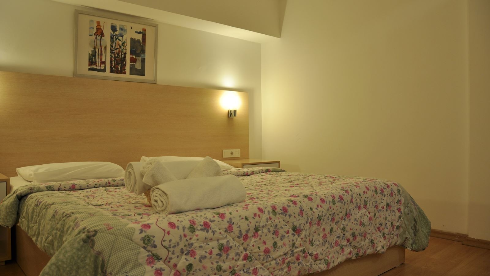 rooms-economy-room