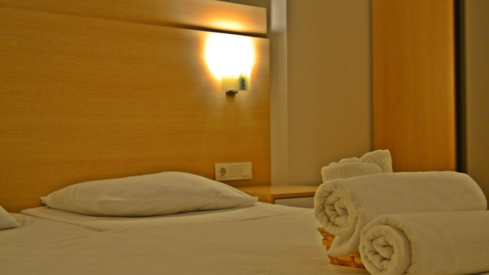 rooms-economy-room