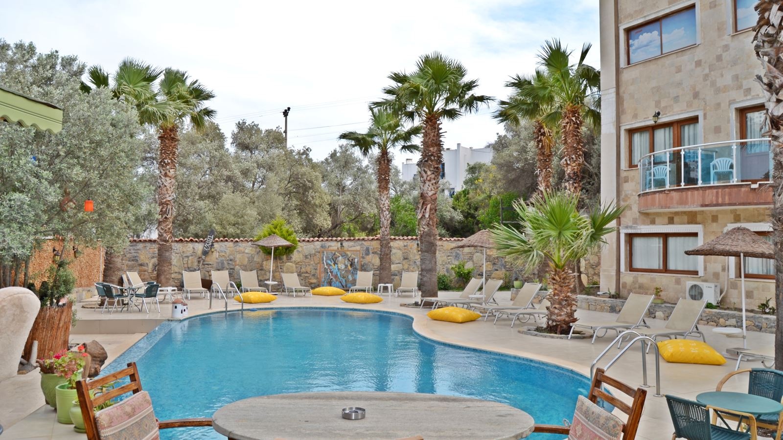 pools-outdoor-pool