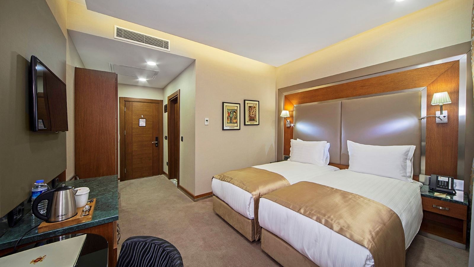 rooms-connection-room