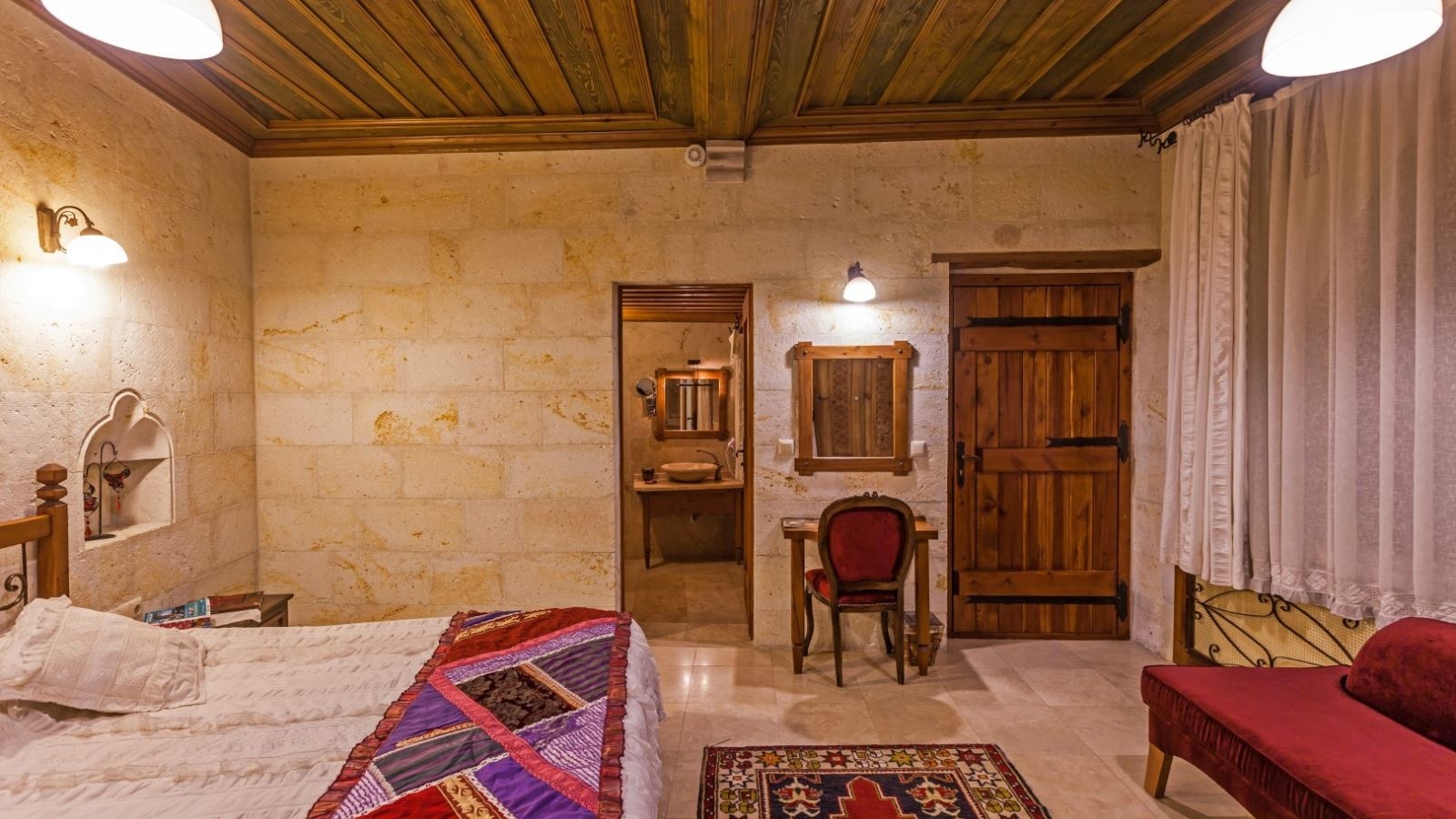 rooms-deluxe-cave