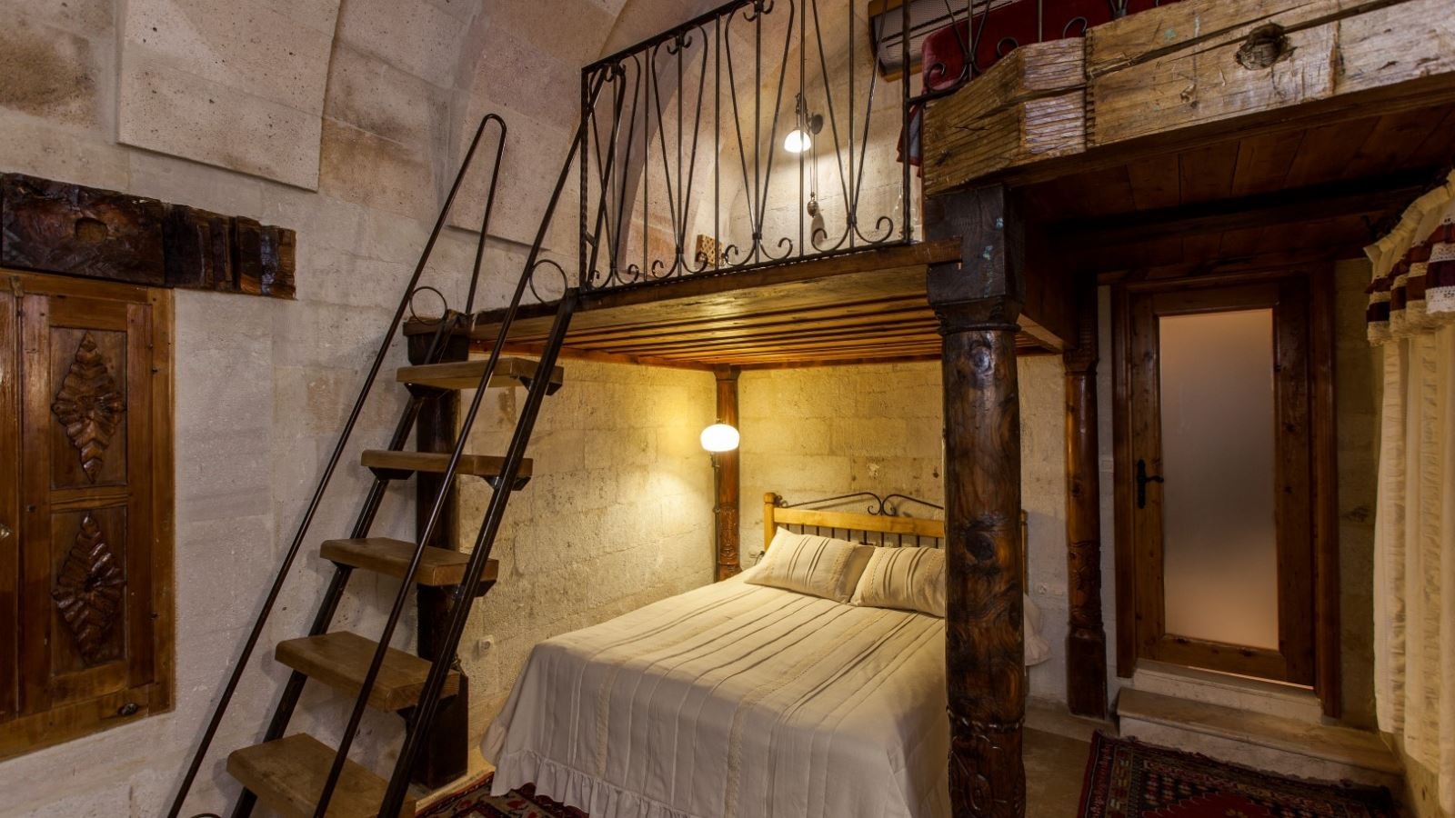 rooms-deluxe-cave