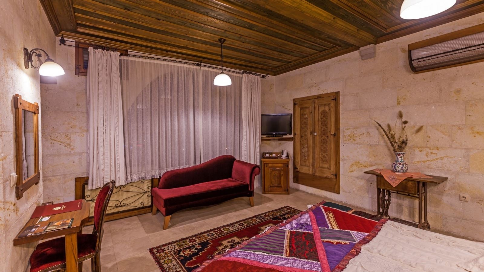 rooms-deluxe-cave