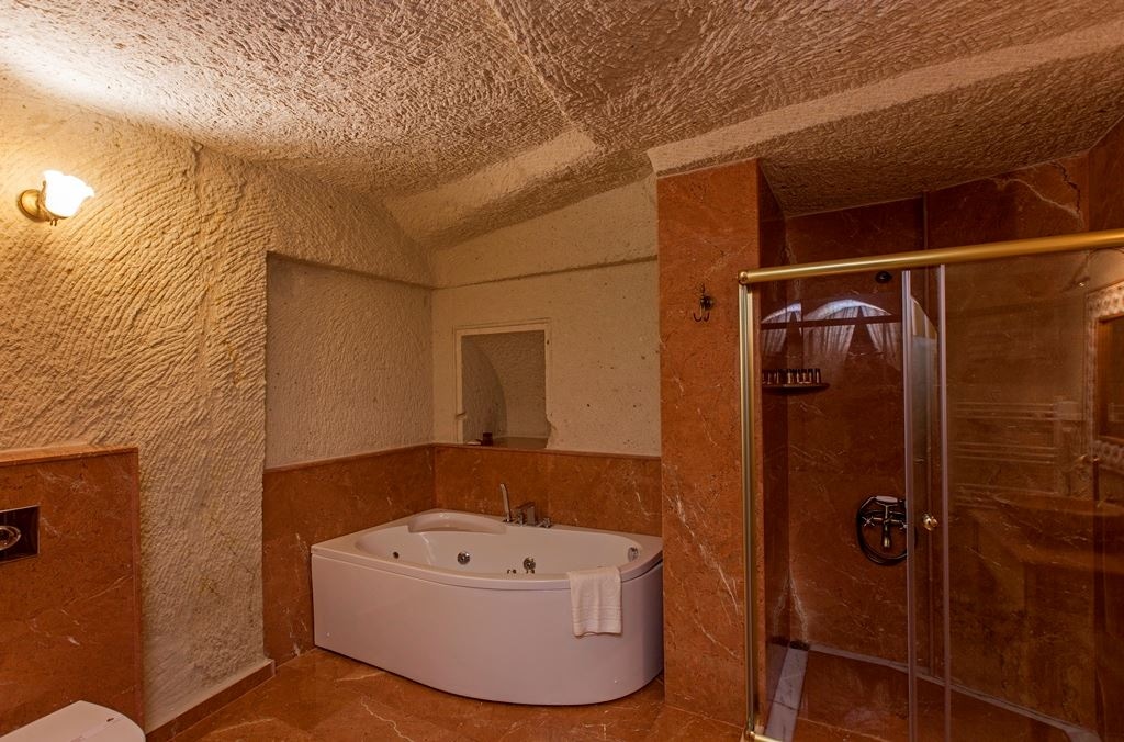 rooms-honeymoon-suite