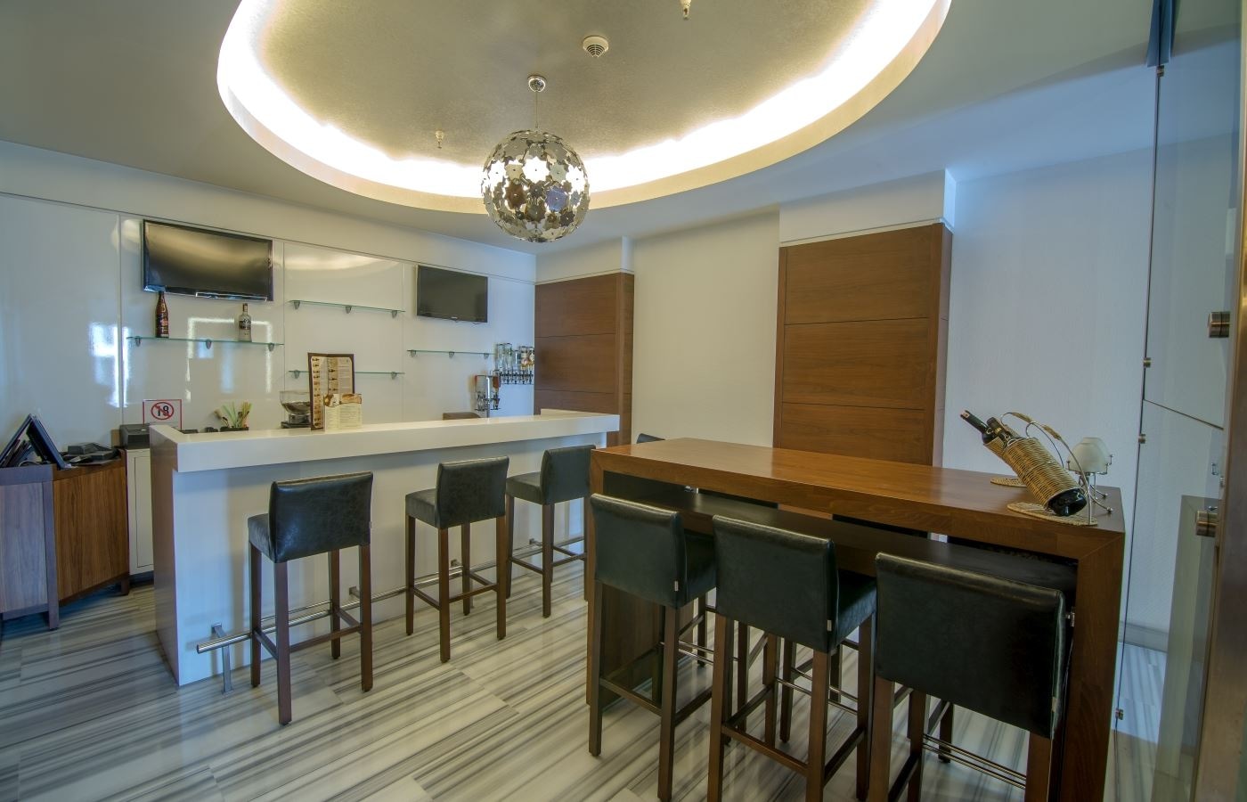 bars-lobby-bar