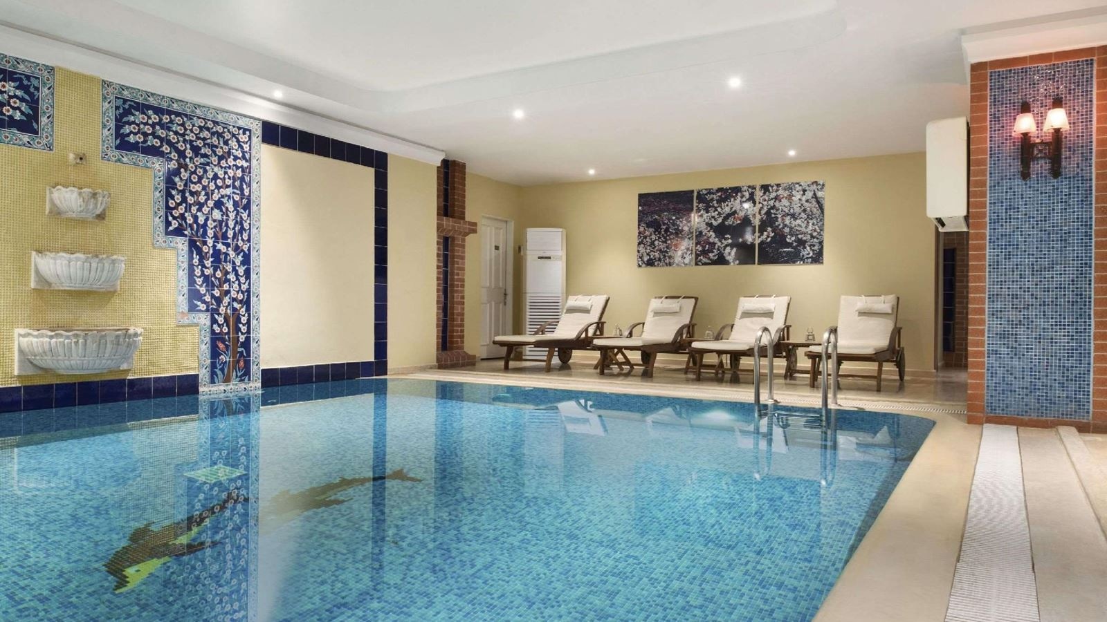 pools-indoor-pool