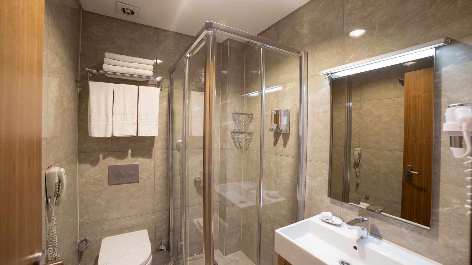 rooms-triple-standard