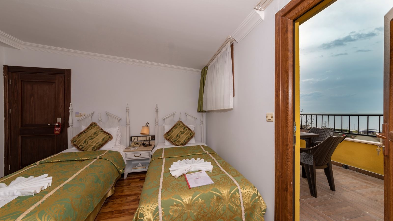 rooms-double-deluxe-sea-view