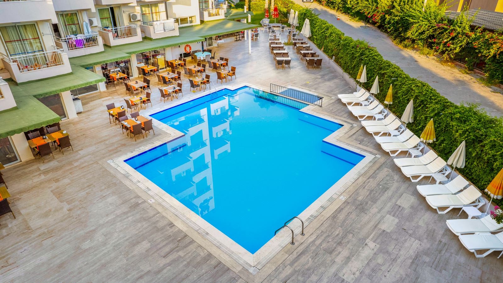 pools-outdoor-pool