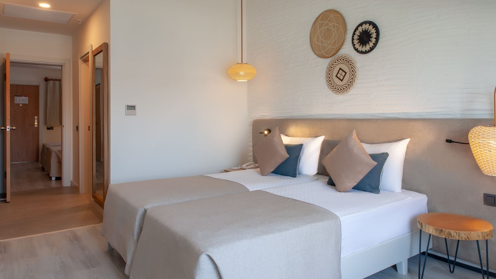 rooms-family-room
