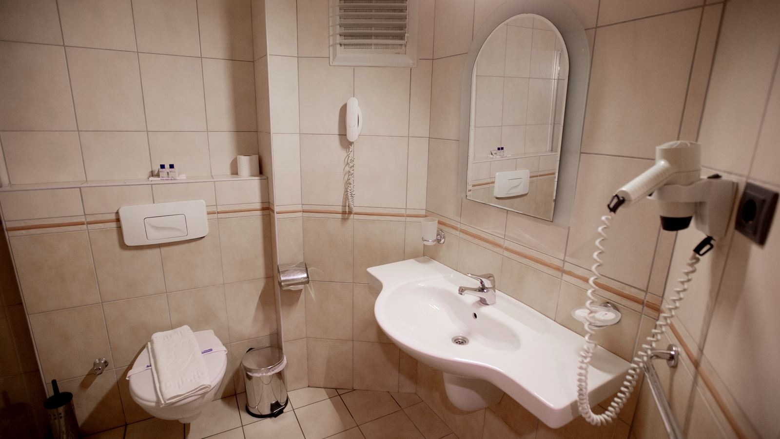 rooms-standard-room