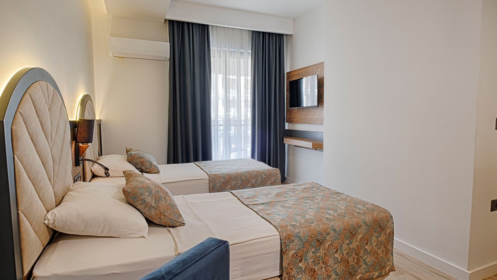 rooms-family-room