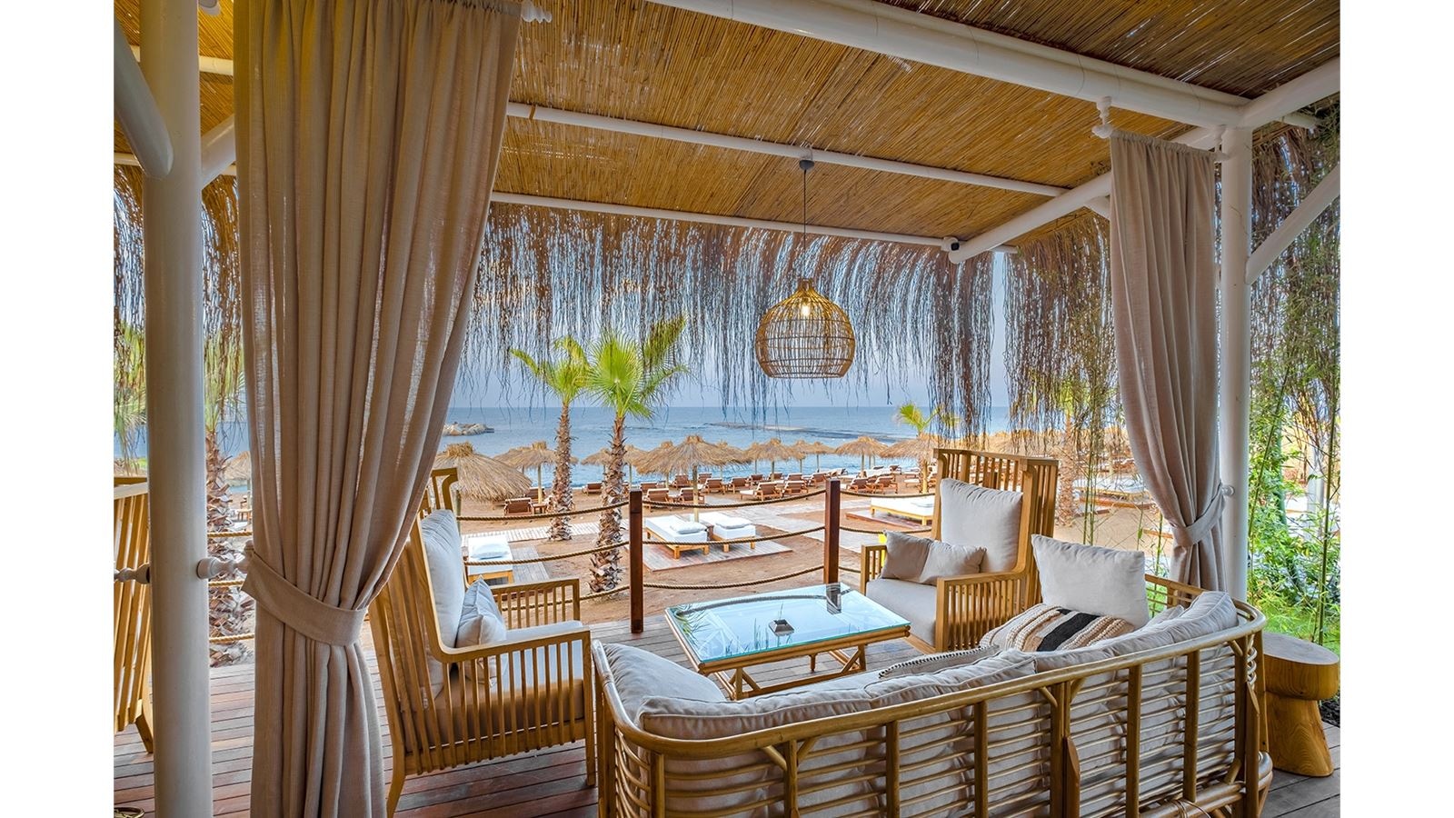 restaurants-the-white-lounge-snack