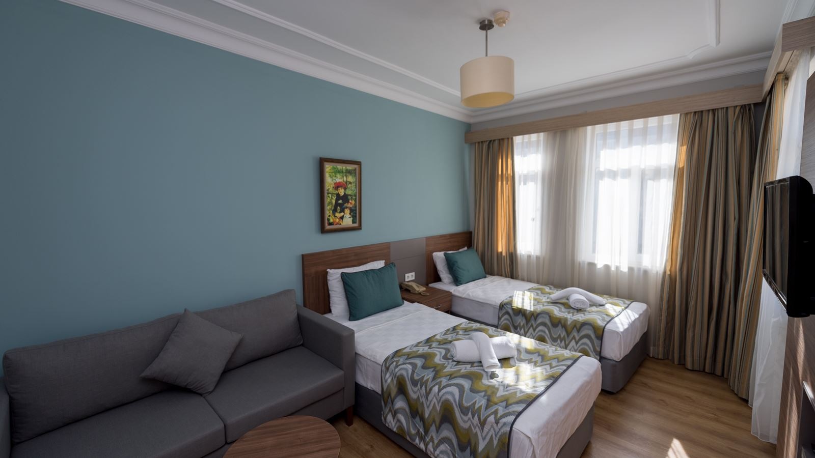 rooms-family-room