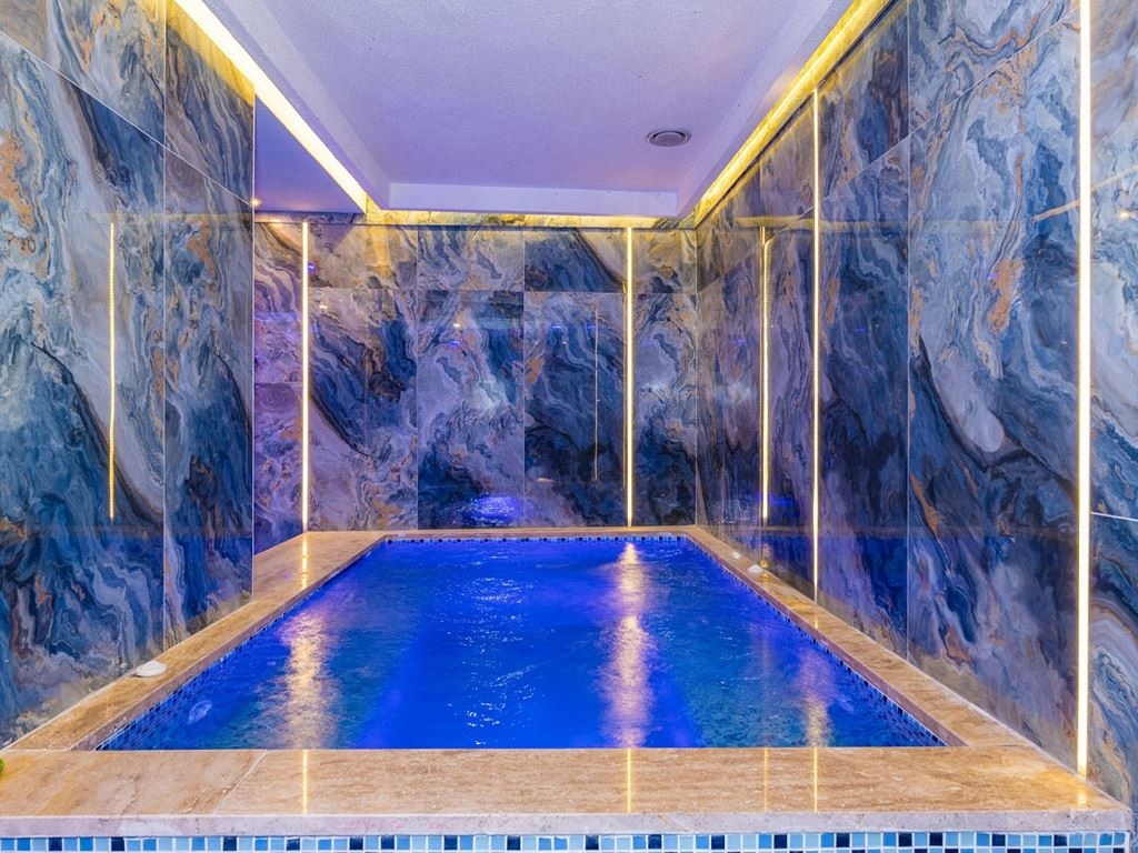pools-indoor-pool