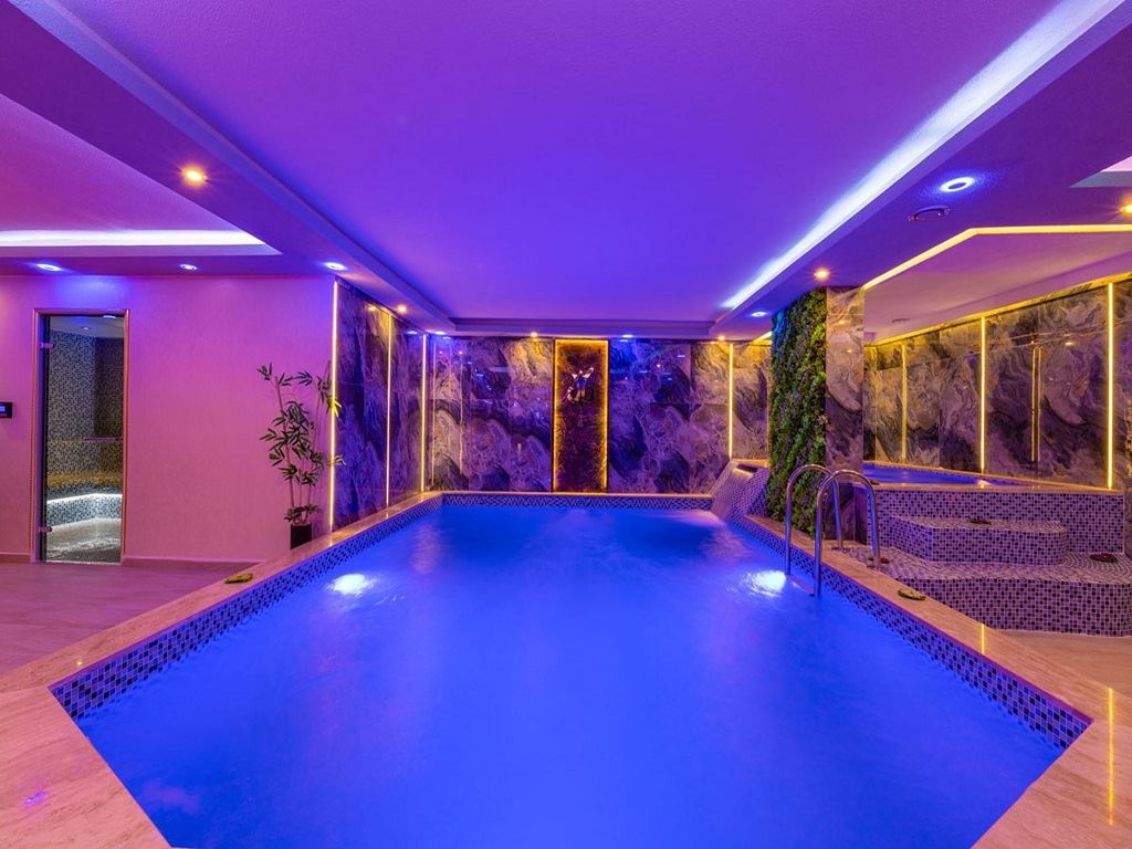 pools-indoor-pool