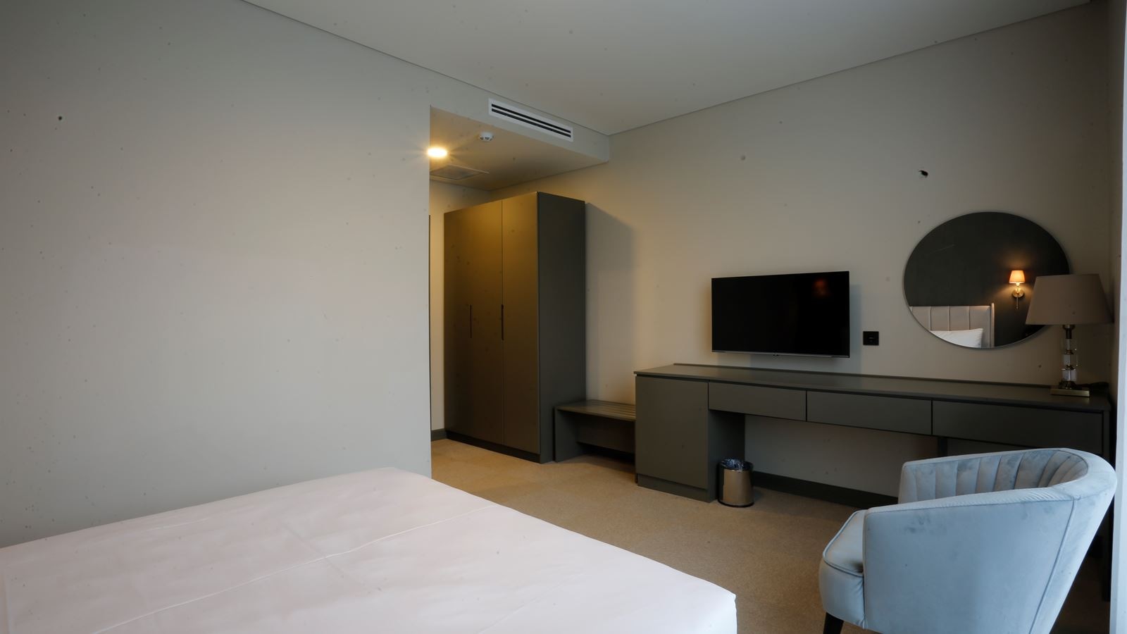 rooms-classic-room-land-view