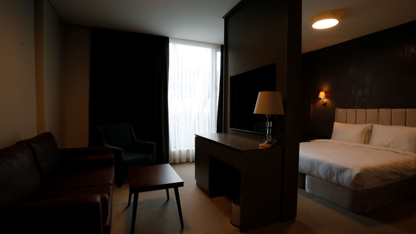 rooms-superior-land-view