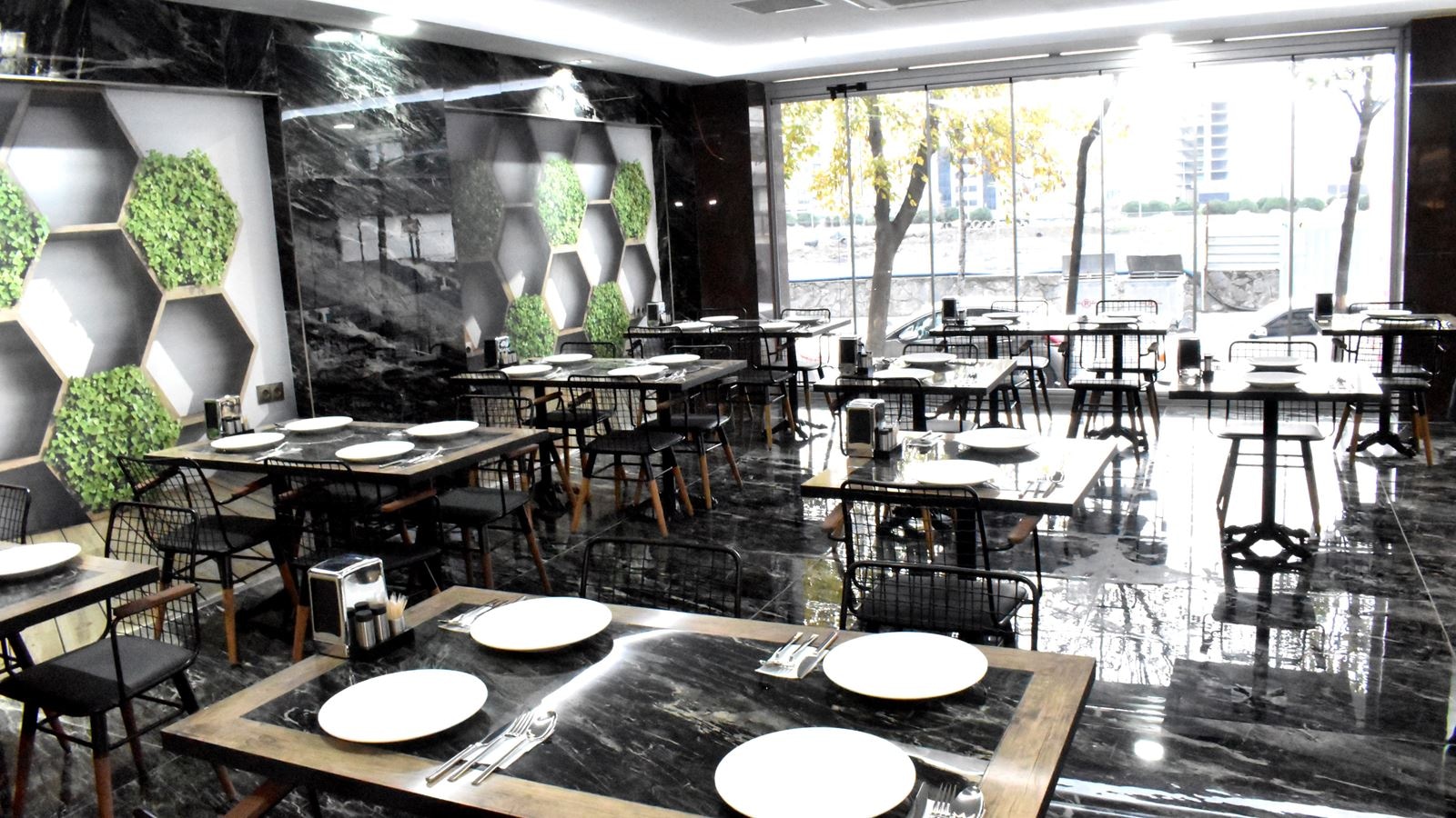 restaurants-restaurants