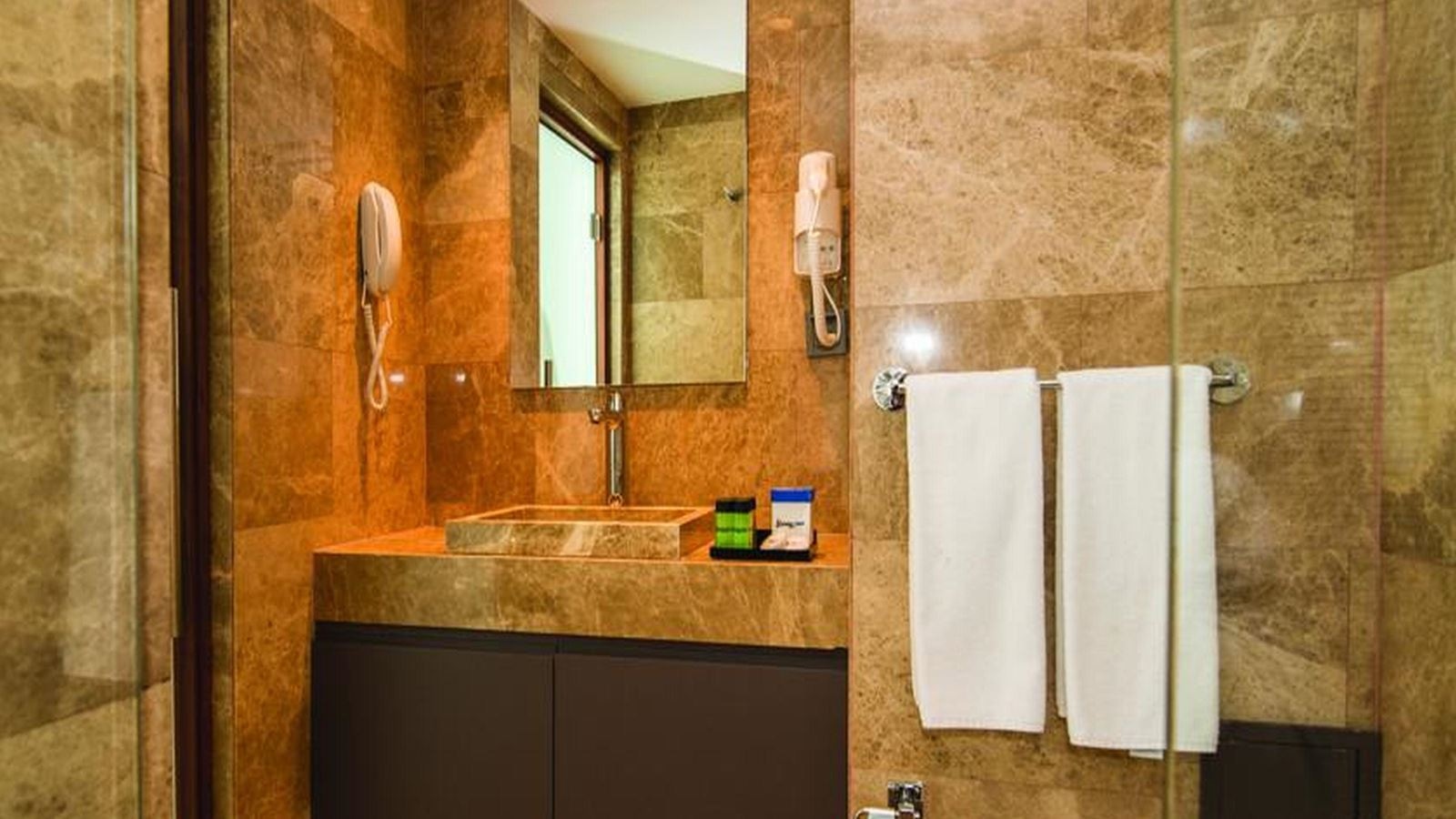 rooms-room-economy