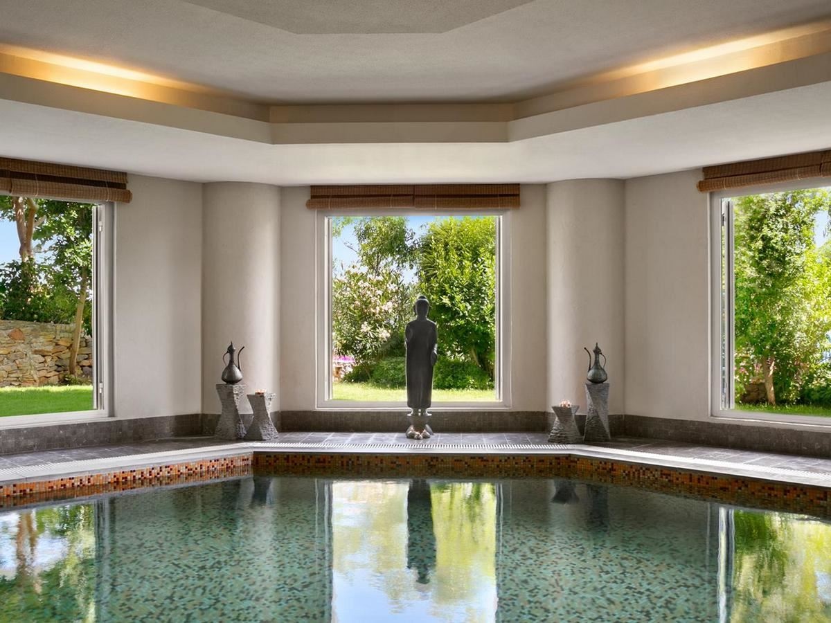 pools-indoor-pool