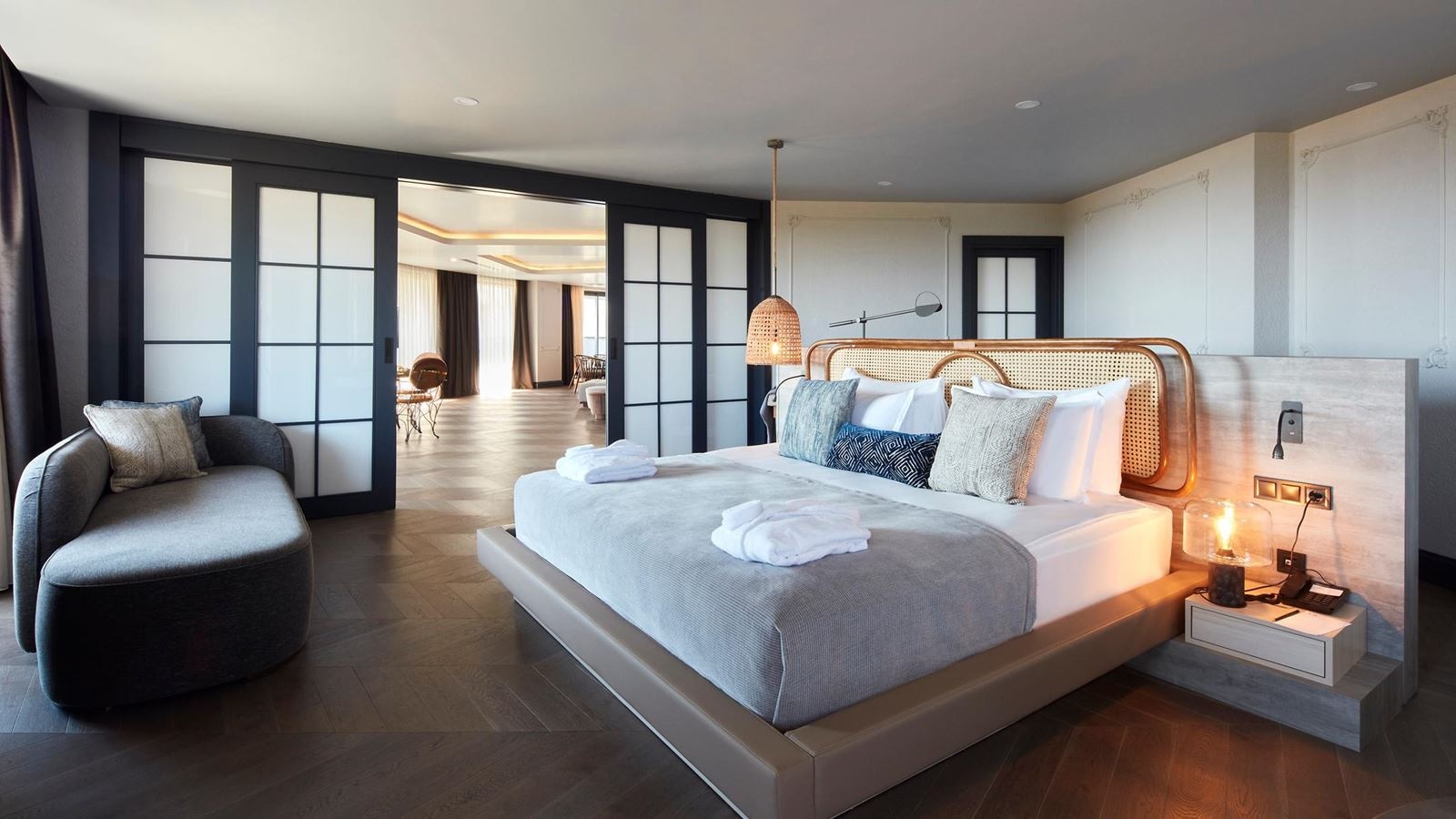 rooms-unique-suite